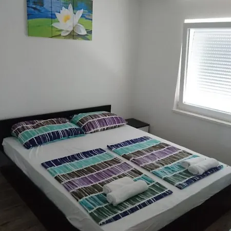 Apartmani Vir