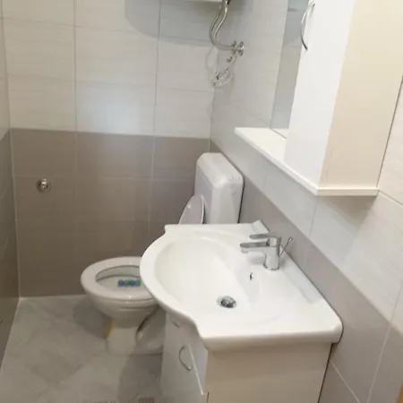 Apartmani Vir *