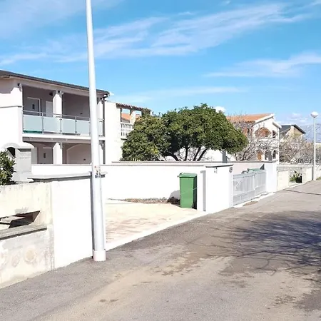 Apartmani Vir *